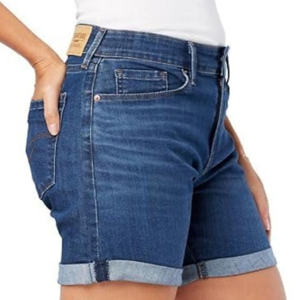 Levi's Shorts - Picture 4 of 12